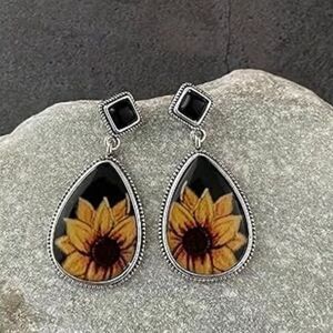 Bohemian flower earrings M129